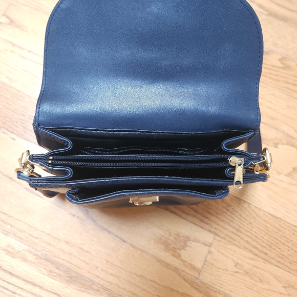Basido Leather Side Bag - Picture 5 of 6